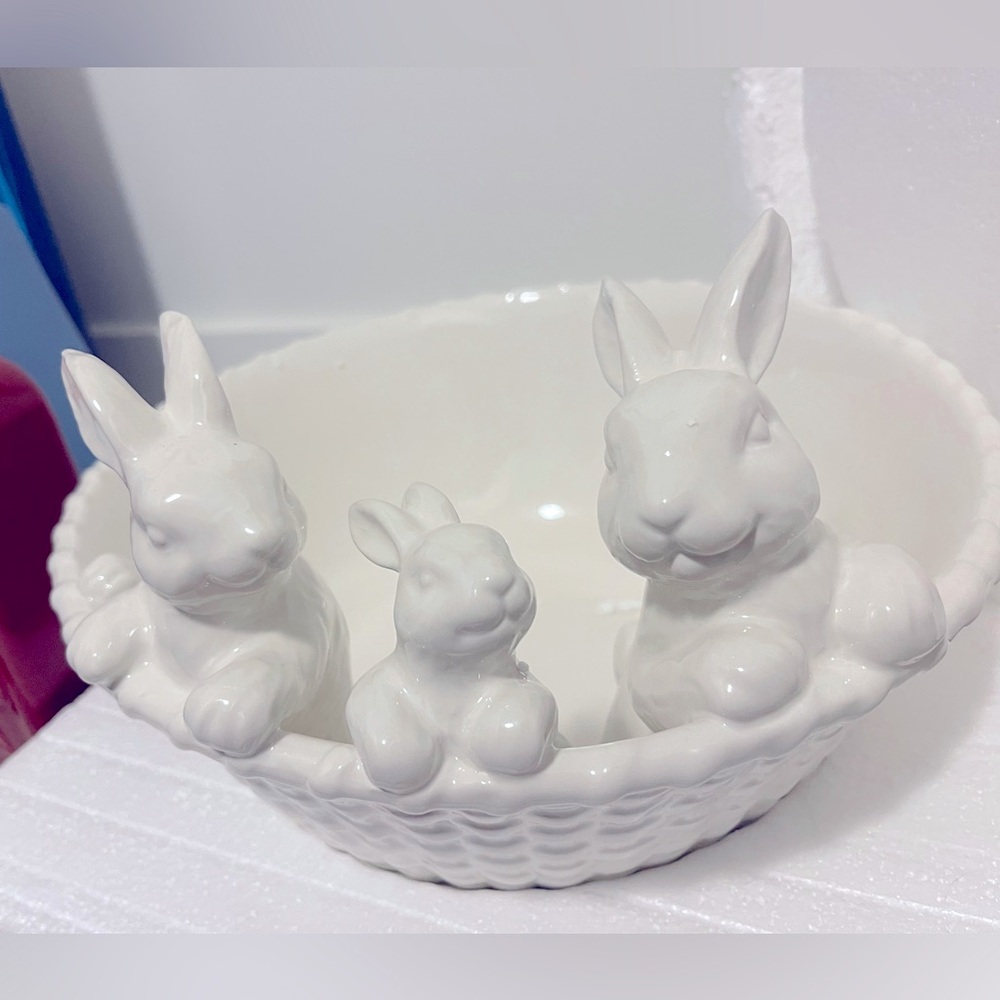 New with Tags- Pottery Barn Bunny Trio Basket Large Serving Bowl - White NIB #2 - Picture 6 of 14